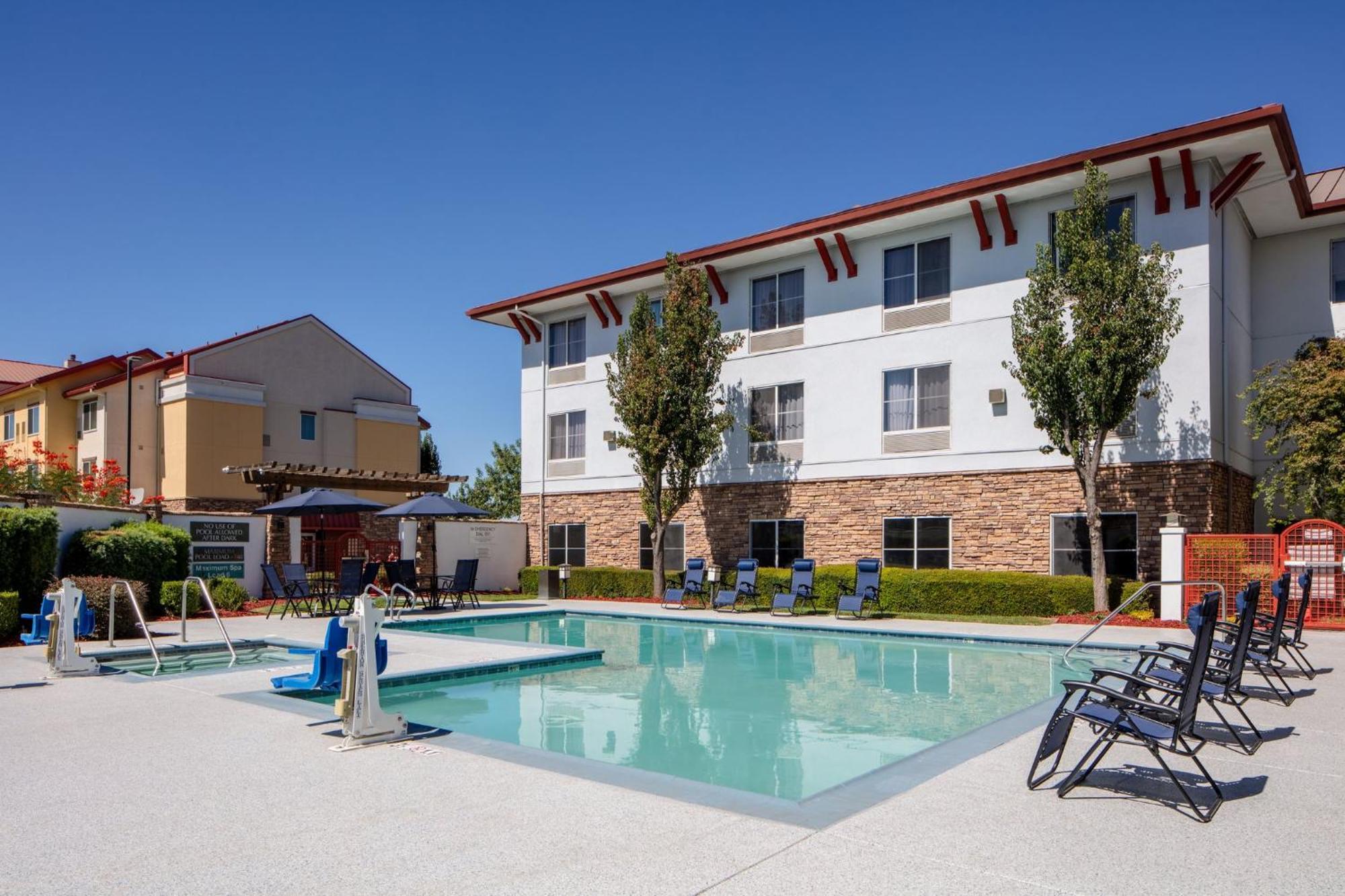 Holiday Inn Express Turlock By Ihg Exteriér fotografie