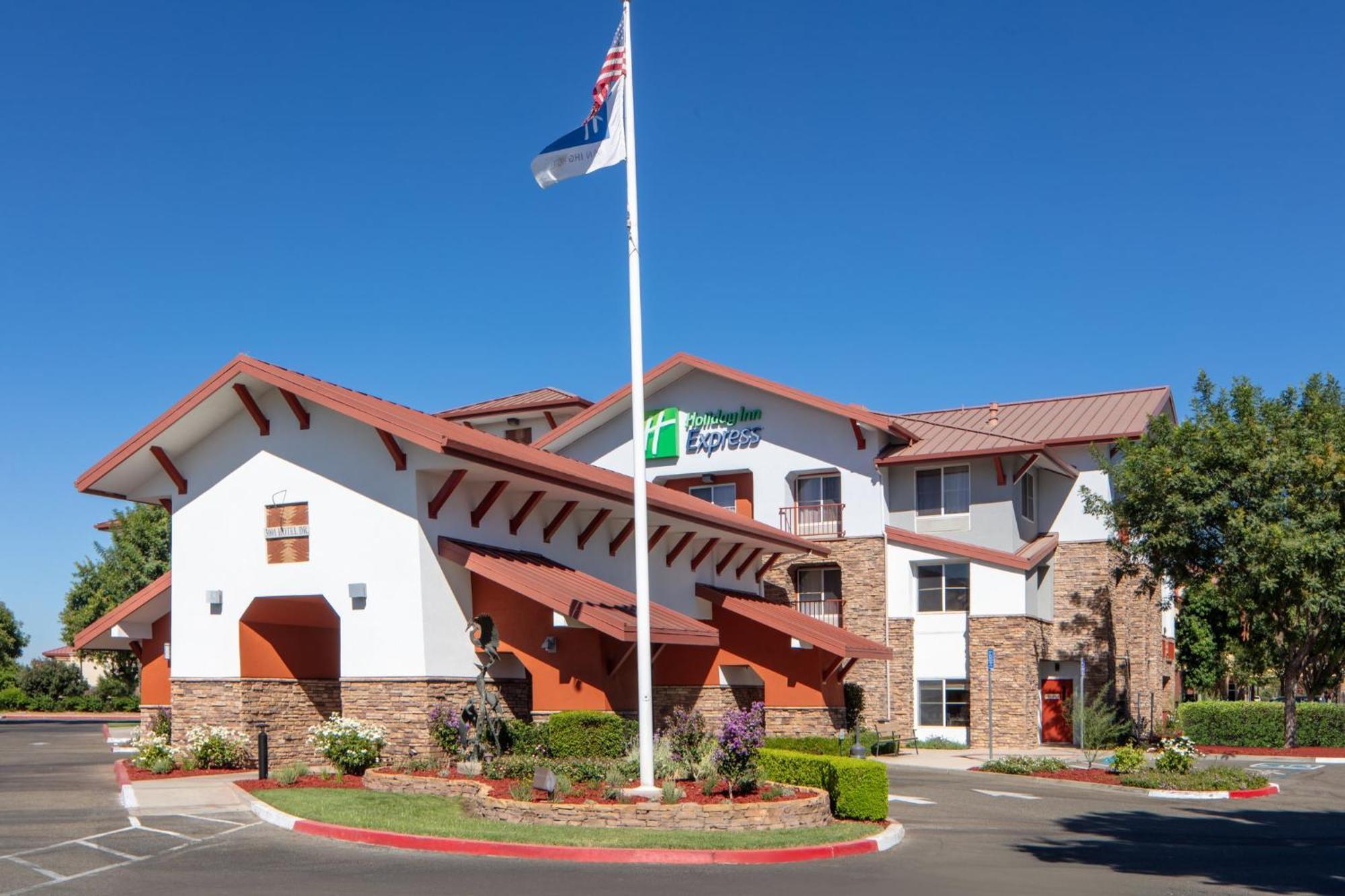 Holiday Inn Express Turlock By Ihg Exteriér fotografie